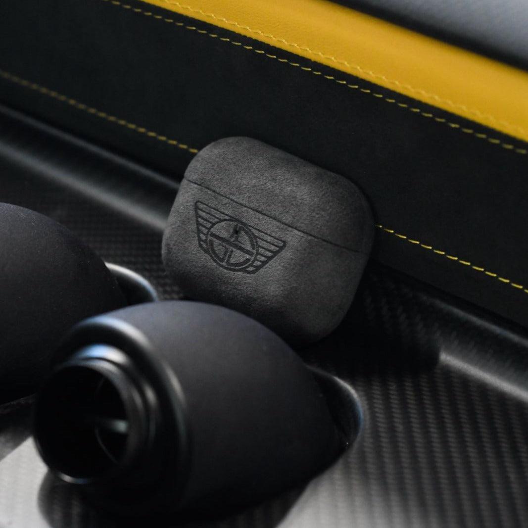 Donkervoort F22 - AirPods Pro (2nd Generation) Alcantara Case - Space Grey - Alcanside