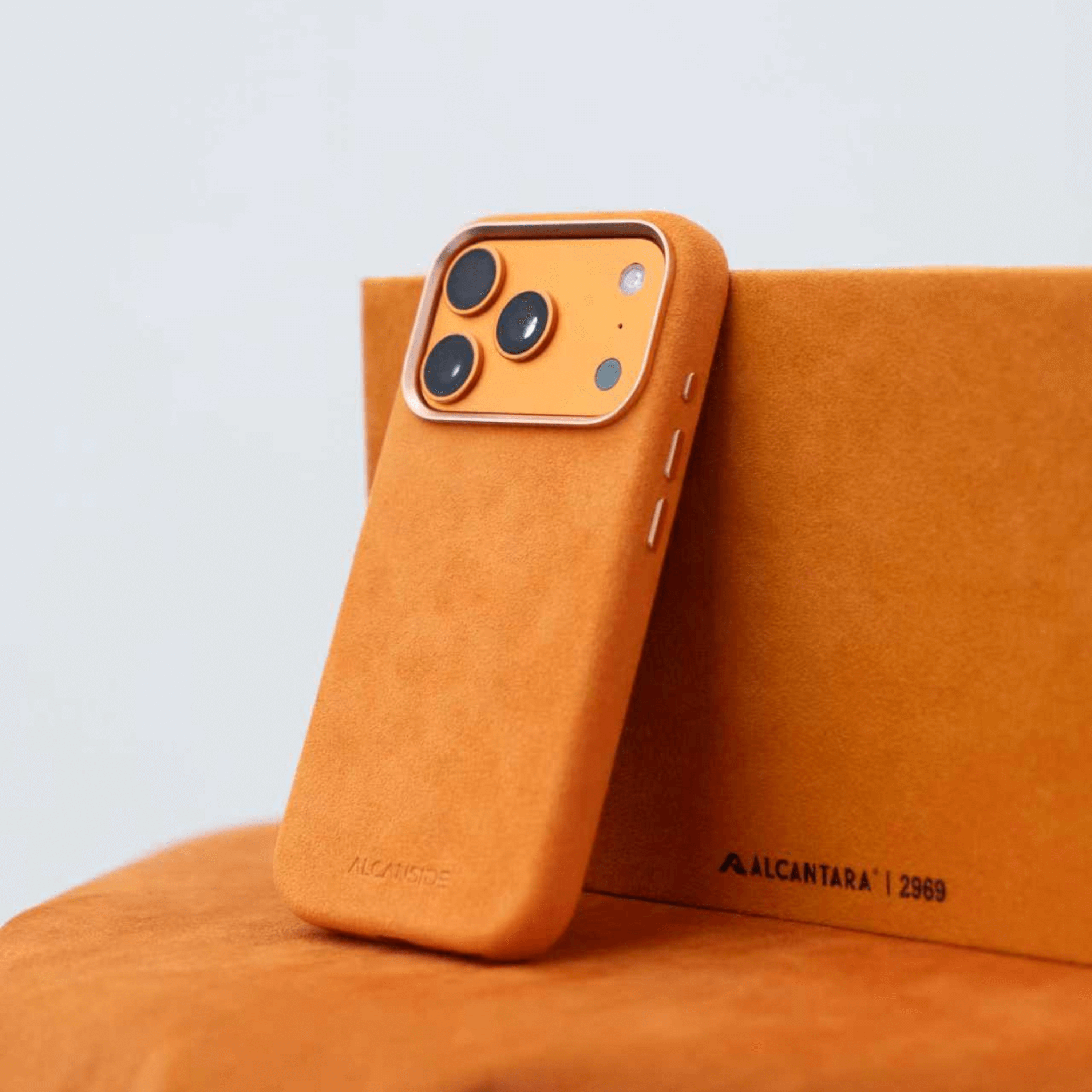 iPhone 17 Pro Max - Alcantara Case - Orange